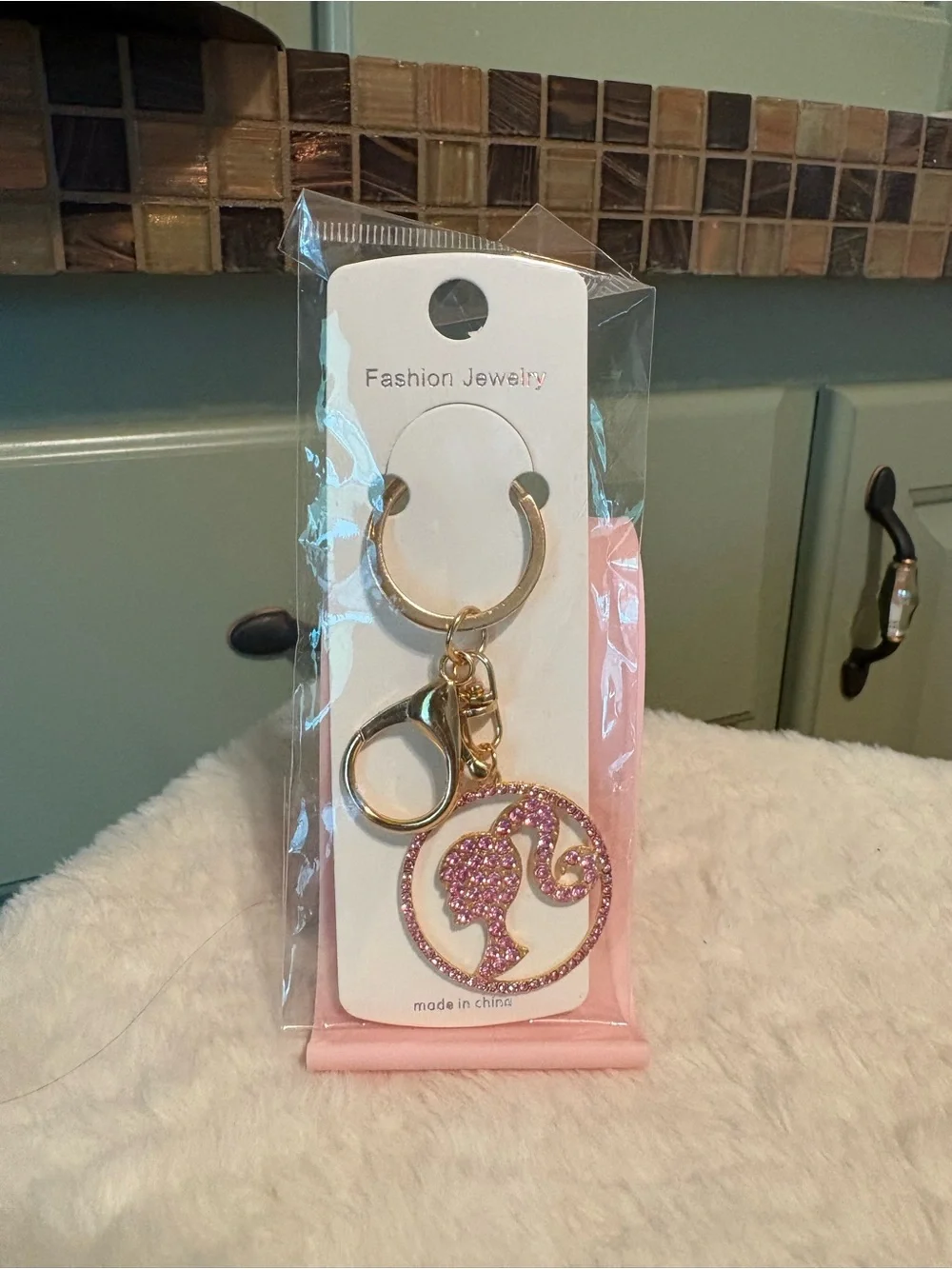 Fashion Jewelry Pink Rhinestone Silhouette Keychain with Gold Hardware